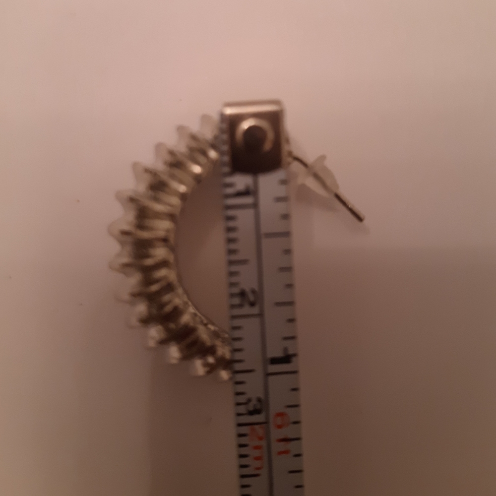 Chloe Accessory Shell Earring - Picture 2 of 2